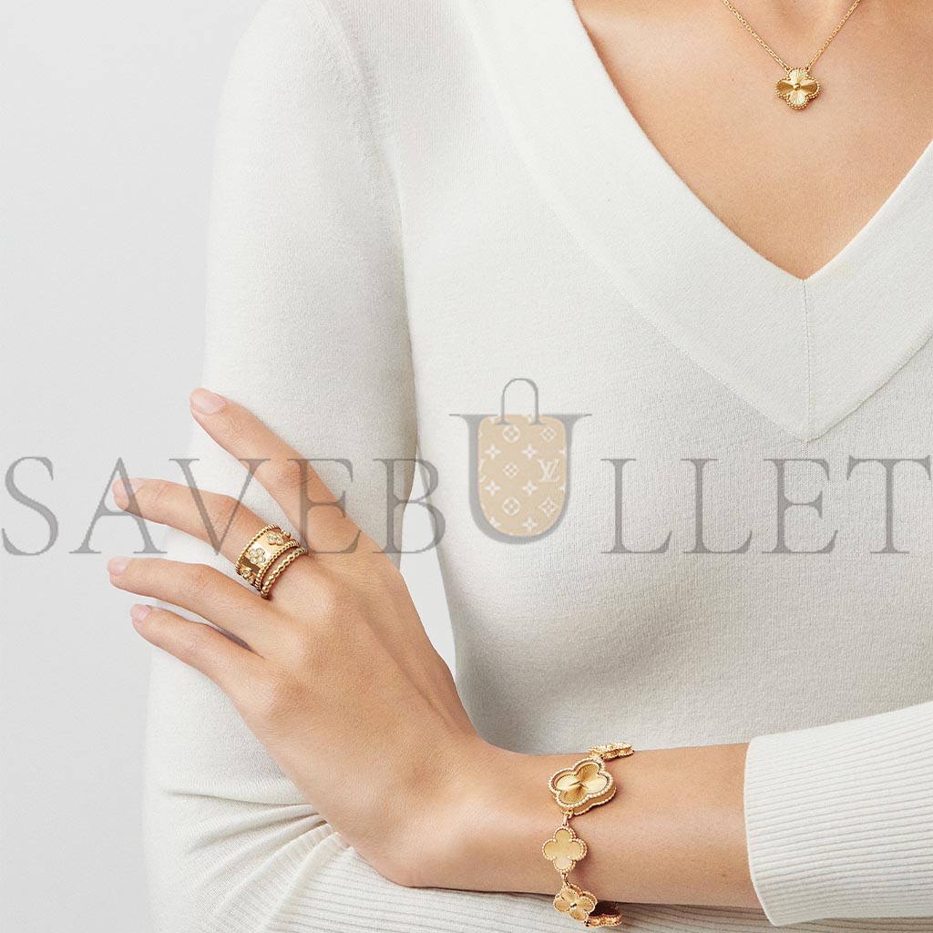 V*N CL*F arpels perlÉe pearls of gold ring, medium model - yellow gold  vcaro3y500